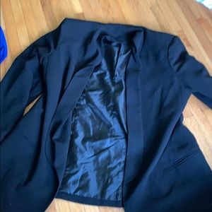 A black formul women blazer